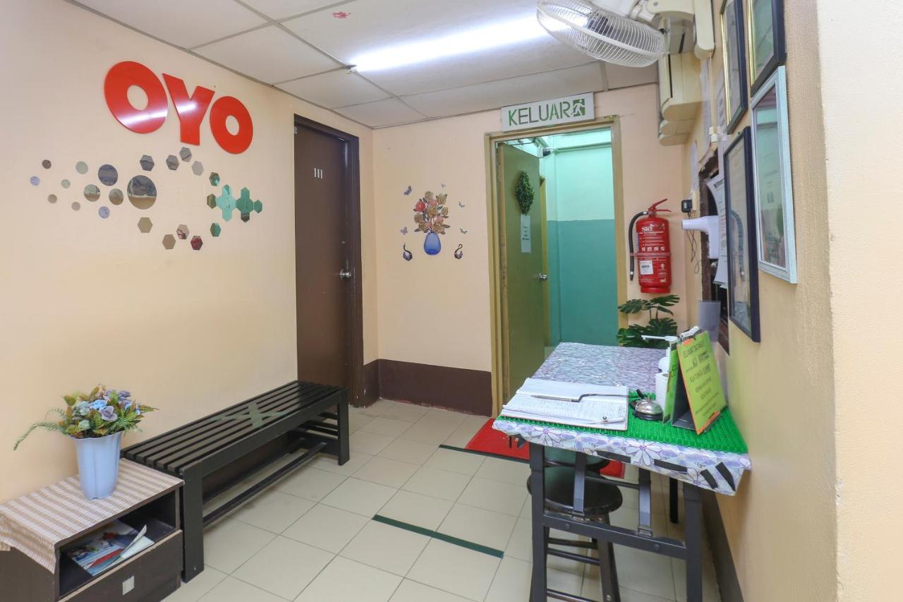 Oyo 90162 Aj Hotel Kuala Berang Екстер'єр фото